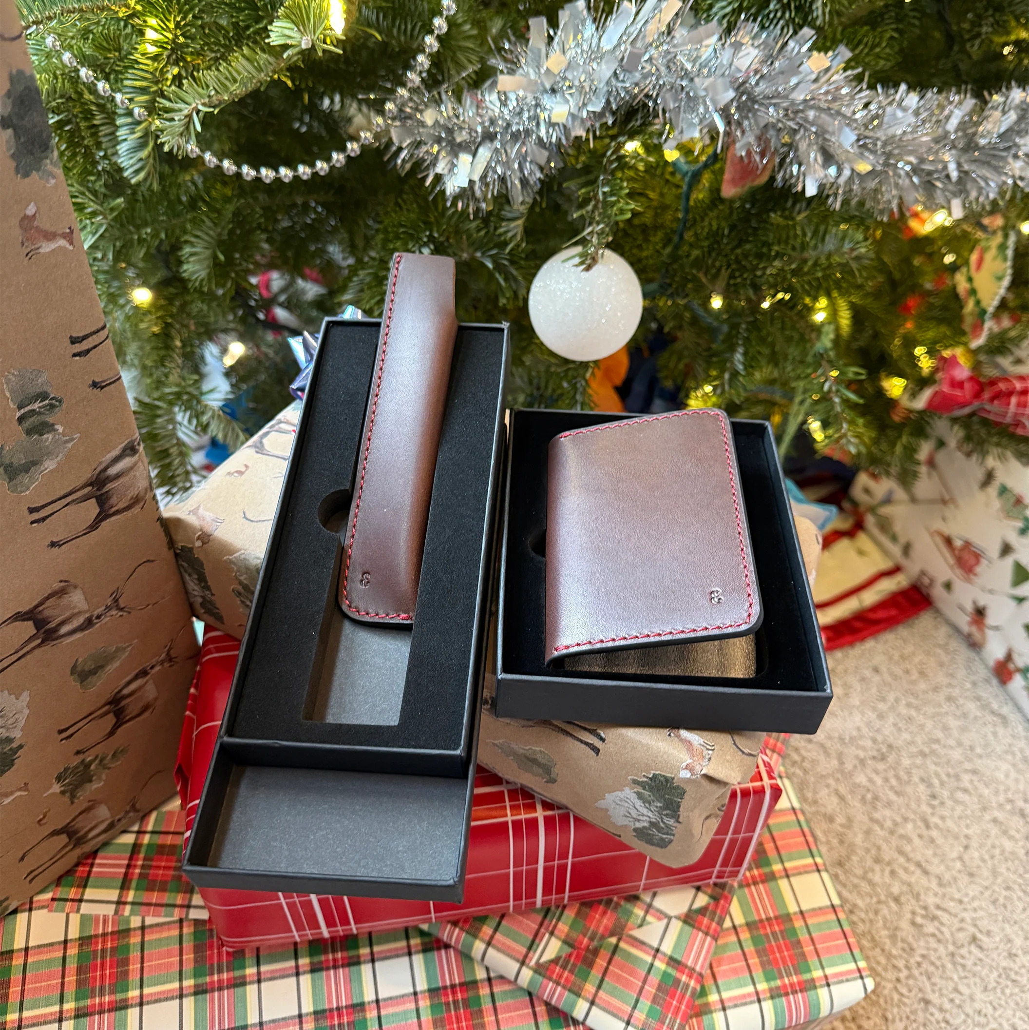 New Oxblood Holden Card Wallet with RFID Protection - Image 2